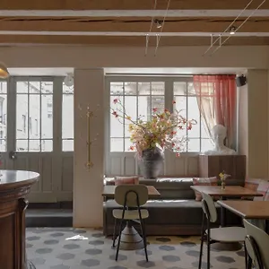 **** Hotel Academie France